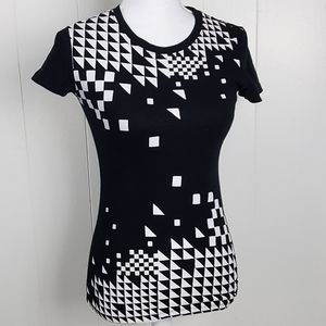 Empyre short sleeve top size small black with geometric print size small